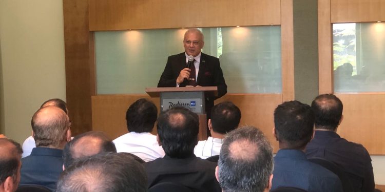 High Commissioner meets with Pakistani expats in Lagos